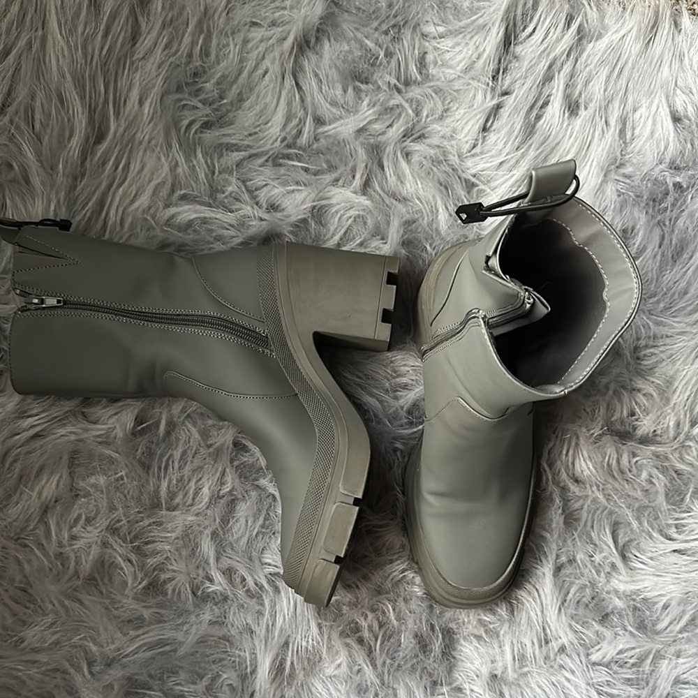 Zara Gray Heeled Boots with Chunky Sole